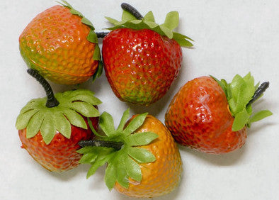 Plastic Strawberries 1.5'' 12 pcs